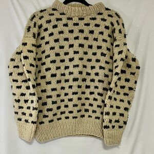Vintage 100% wool Black and Cream Patterned Passports Pier 1 Importa Sweater